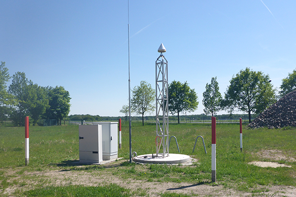 SAPOS®-Bodenstation in Brahlstorf (Landkreis Ludwigslust-Parchim) © LAiV