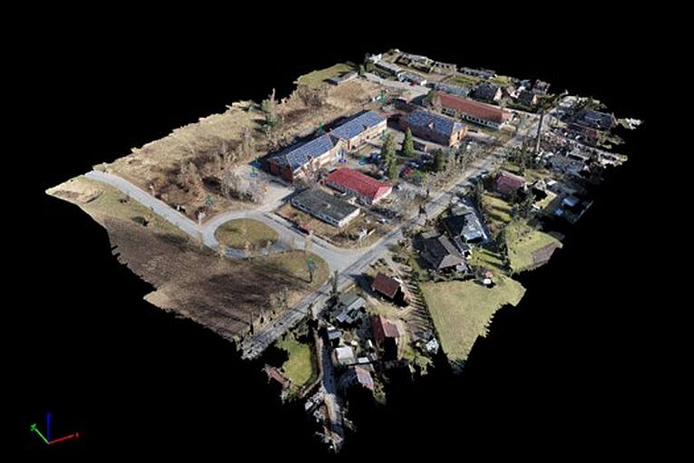 Schulgelände Lützow mit Drohne und Laserscanner erfasst © LAiV