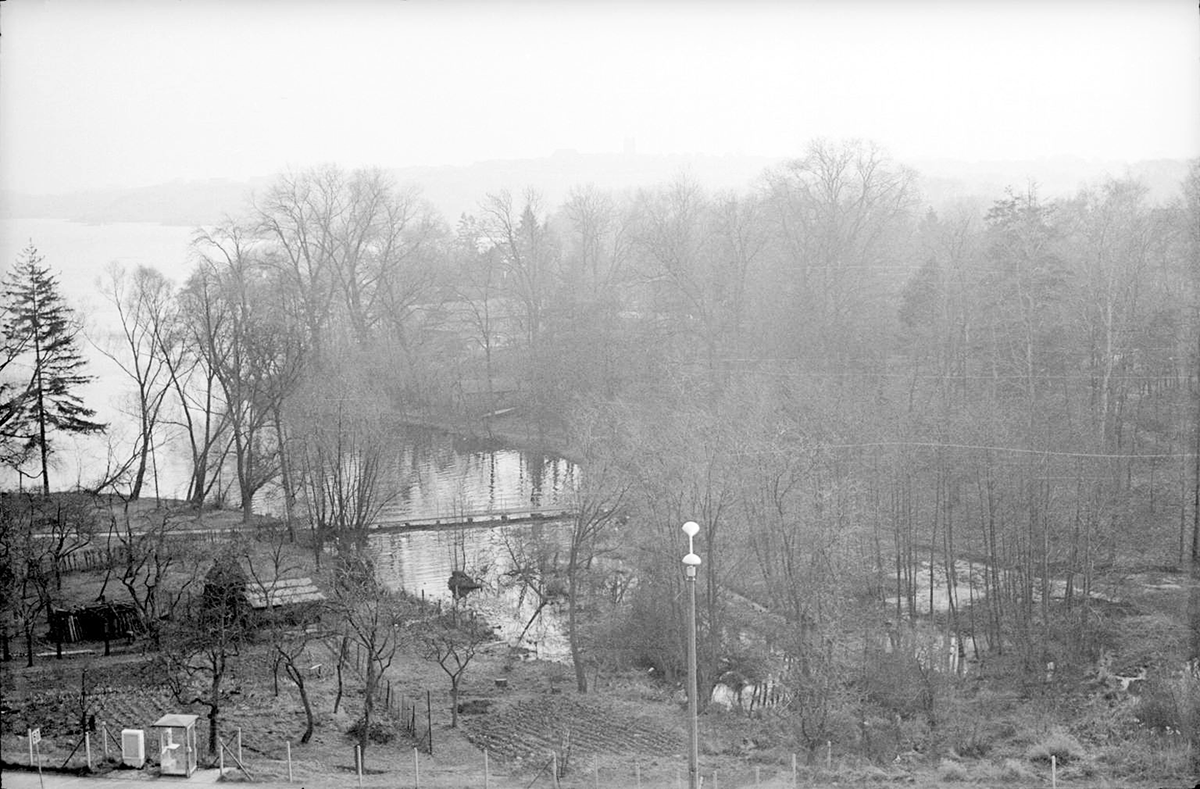 22. März 1973 Blick vom im Bau befindlichen Haus B. 22. März 1973 Blick vom im Bau befindlichen Haus B.