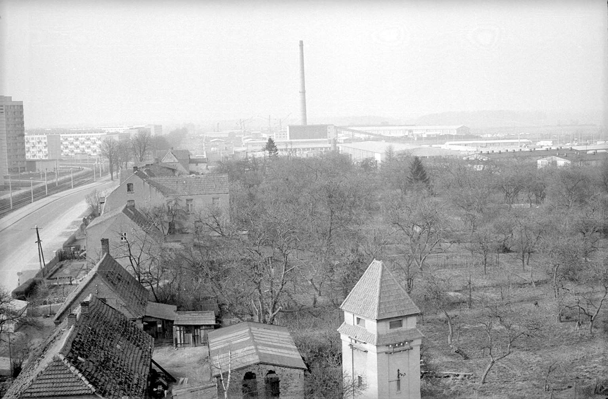 22. März 1973 Blick vom im Bau befindlichen Haus B. 22. März 1973 Blick vom im Bau befindlichen Haus B.